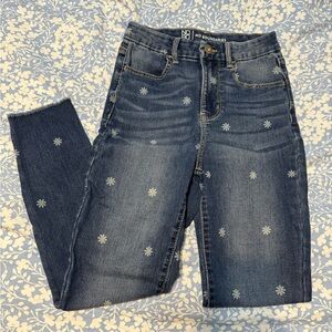 No Boundaries High Rise Skinny Floral Jean (Size: 5)